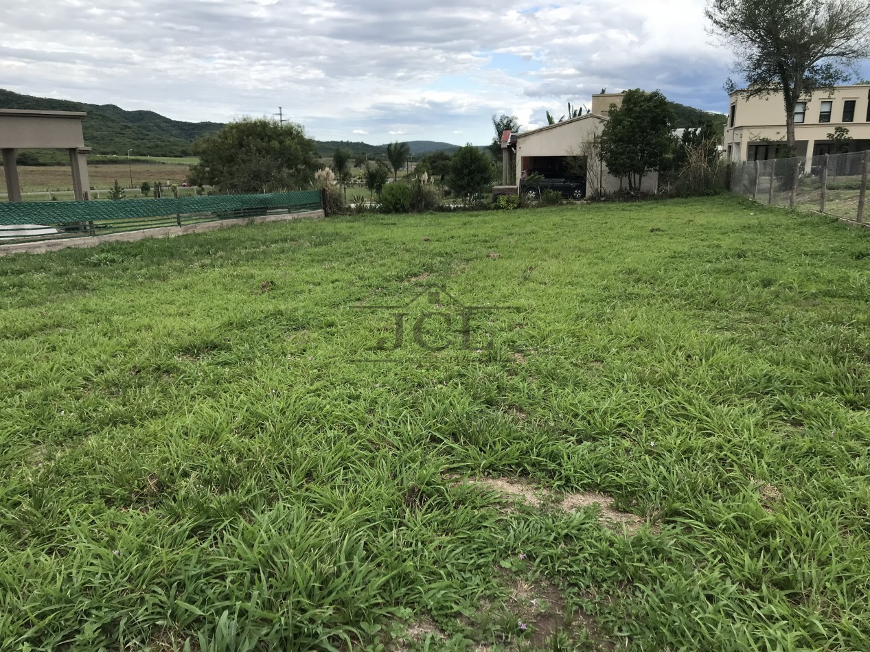 VENTA TERRENO B° PRIVADO EL PORTICO 